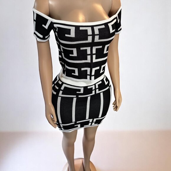 Off The Shoulder Geometric Print Set - Picture 10 of 11